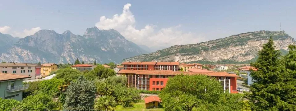 family outdoor active lago di garda actieve vakantie gardameer trentino zuid tirol italie bike hotel caravel