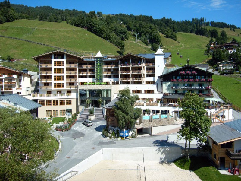 Alpine palace saalbach poker