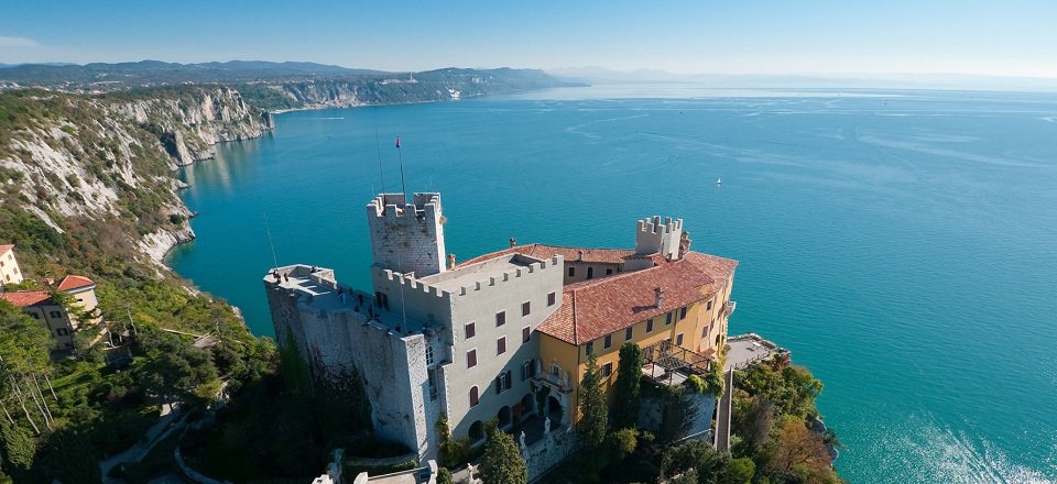 alpe adria trail kasteel schloss duino kaernten werbung by marco milani