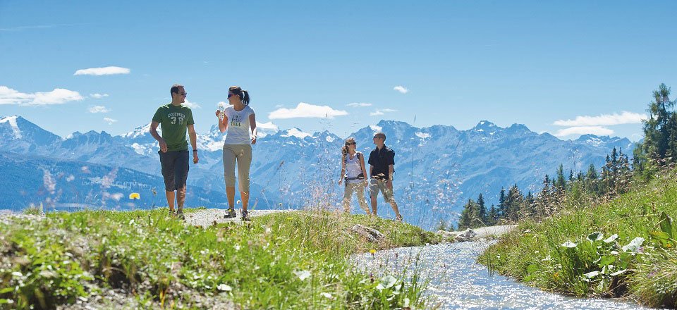 wandelen crans montana wallis zwitserland