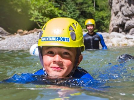 actieve vakantie avontuur family canyoning outdoor active zillertal vakantie oostenrijk oostenrijkse alpen