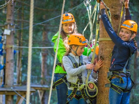 actieve vakantie avontuur family high ropes course outdoor active zillertal vakantie oostenrijk oostenrijkse alpen