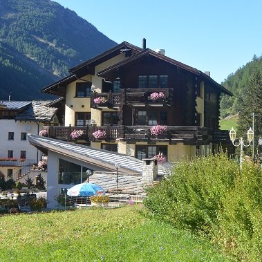 hotel bargsunnu saas grund wallis zomer (4)