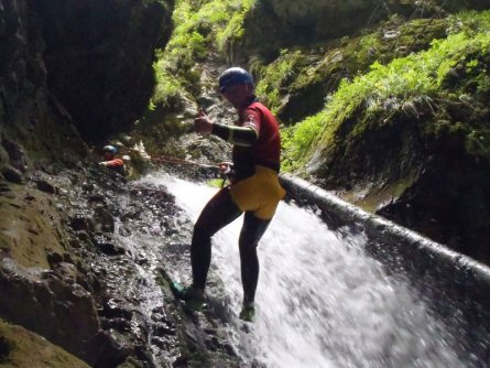 canyoning actieve vakantie familie val di sole wandelen kinderen vakantie italie italiaanse alpen  (3)