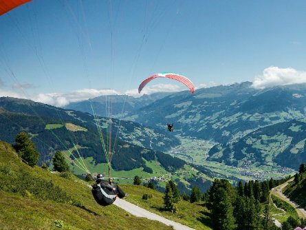 tandem paragliding in het zillertal tirol mayrhofen fuegen vakantie oostenrijk oostenrijkse alpen activiteit (9)