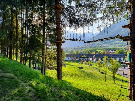 outdoor active val di sole avontuurlijke familievakantie italiaanse alpen italie val di sole klimpark (3)