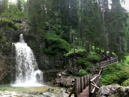 brenta dolomiti trail huttentocht dolomieten val di sole actieve vakantie italie italiaanse alpen vallesinella waterfalls