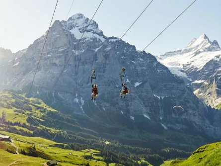 grindelwald first flieger sommer wetterhorn schreckhorn alpen berner oberland zwitserland tourismus jungfrau