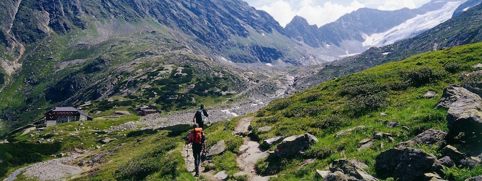 huttentocht stubaier höhenweg stubaier alpen stubaital oostenrijk stubai tirol tourismusverband stubai tirol stage 4 dresdner hütte richtung sulzenau huette 1