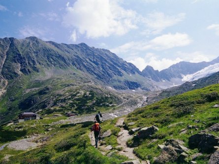 huttentocht stubaier höhenweg stubaier alpen stubaital oostenrijk stubai tirol tourismusverband stubai tirol stage 4 dresdner hütte richtung sulzenau huette 2