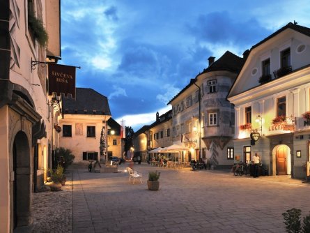 radovljica old town   miran kambič, turizem radovljica slovenie julische alpen wandelen