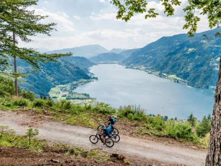 family active ossiacher see avontuurlijke gezinsvakantie karinthie oostenrijk biken ossiacher tauern region villach tourismus gmbh michael stabentheiner