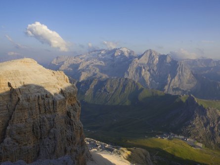 huttentocht dolomieten panorama val di fassa zuid tirol italie italiaanse alpen wandelvakantie apt val di fassa_mattia rizzi_sass pordoi