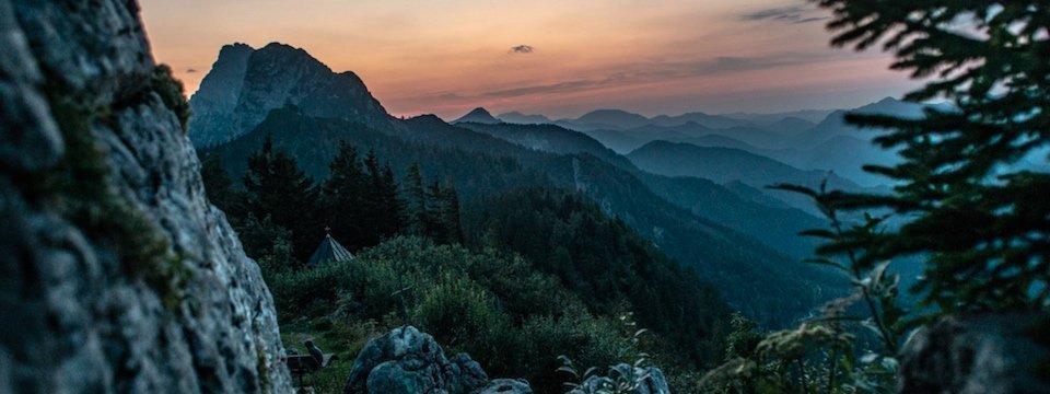 huttentocht gesäuse national park runde steiermark oostenrijk alpen st3 heßhütte   ennstalerhütte sonnenuntergang auf der ennstalerhütte 2