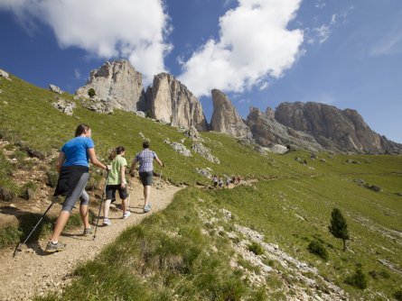 day 5   huttentocht puez odle nature_park dolomieten italiaanse alpen italie berghut day 5   sassolungo & sasso piatto (30)