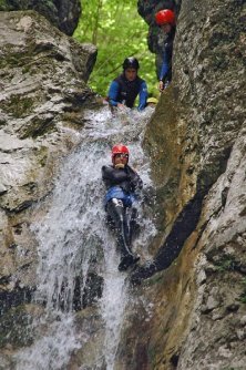family outdoor active bovec outdoorvakantie slovenie outdoorparadijs julische alpen canyoning