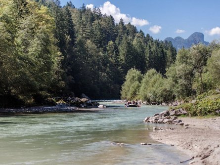 family active lofer avontuurlijke gezinsvakantie rafting kids oostenrijk (10)