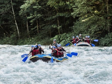 family active lofer avontuurlijke gezinsvakantie rafting oostenrijk (15)