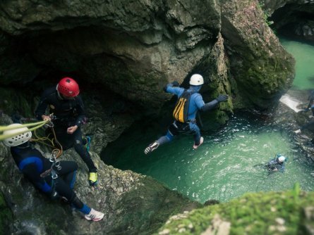 outdoor active bled actieve avontuurlijke vakantie canyoning slovenië julische alpen (4)