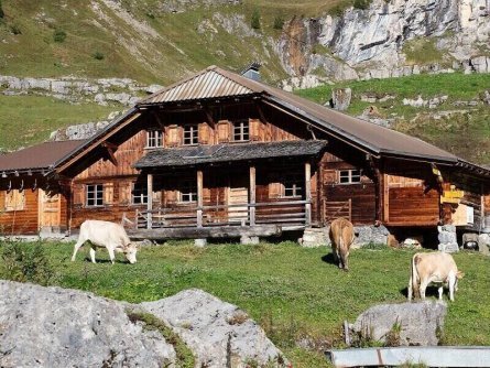 huttentocht interlaken kander bern zwitserland lobhornhütte