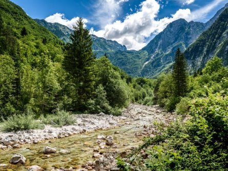 huttentocht triglav panorama goriska slovenie lepena vallei