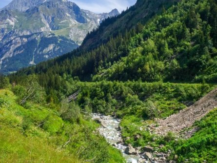 huttentocht savoie panorama frankrijk beaufort doron rivier