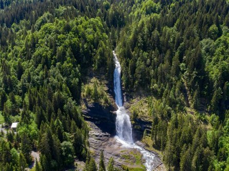 family active samoëns avontuurlijke vakantie families frankrijk savoie rouget waterfalls 2