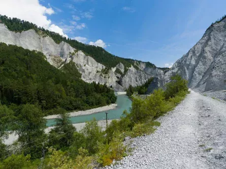actieve vakantie rondreizen zwitserland highlights graubunden reinaulta zwitserse grand canyon