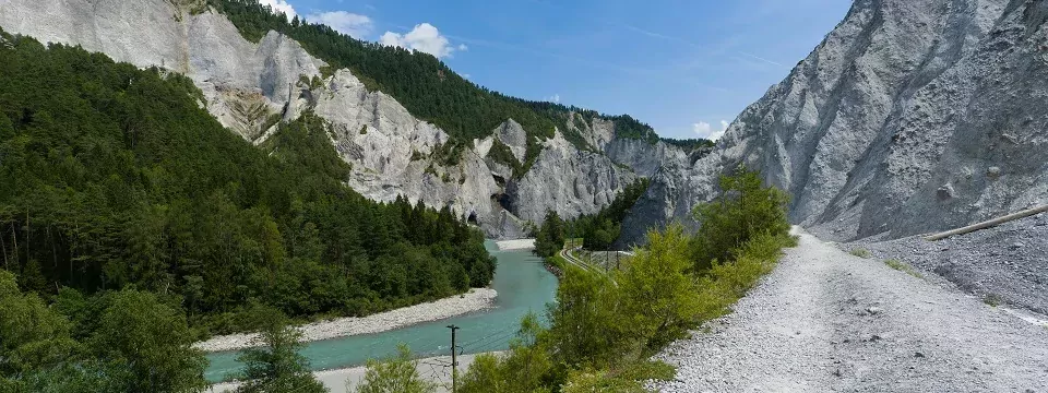 actieve vakantie rondreizen zwitserland highlights graubunden reinaulta zwitserse grand canyon ban