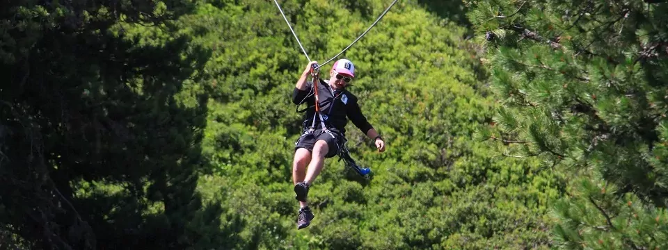 family active la plagne actieve gezinsvakantie families frankrijk savoie zipline (2)