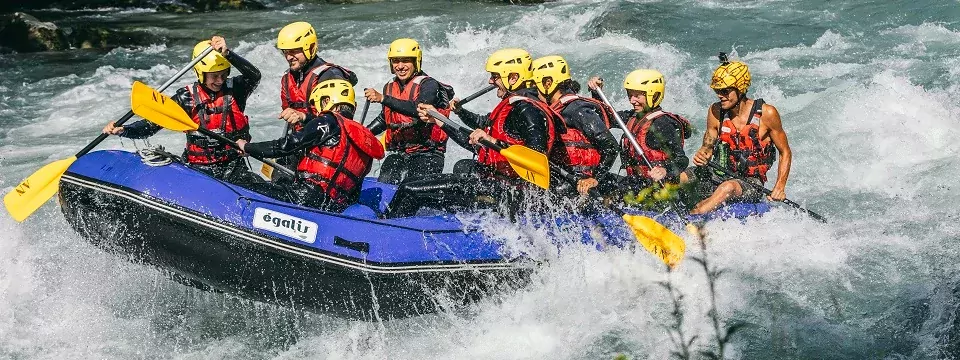 family outdoor active la plagne actieve gezinsvakantie outdoorvakantie frankrijk savoie rafting