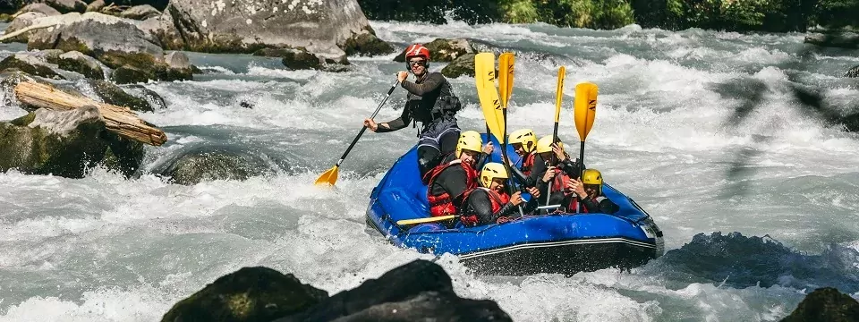 family outdoor active la plagne actieve gezinsvakantie outdoorvakantie frankrijk savoie rafting2 (1) (1)