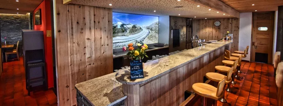 hotel restaurant jungfrau wallis fiescheralp fiesch bar (1)