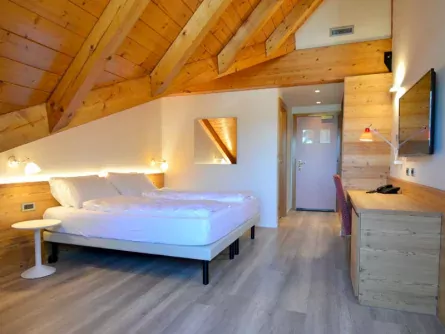 hotel alpholiday dolomiti italië trentino zuid tirol dimaro slaapkamer2