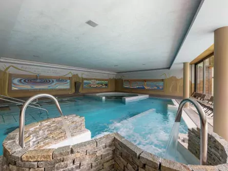 hotel alpholiday dolomiti italië trentino zuid tirol dimaro zwembad