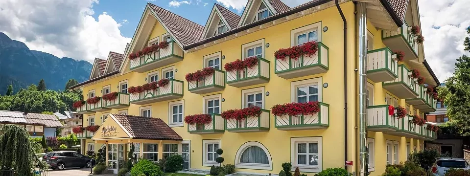 hotel alpholiday dolomiti italië trentino zuid tirol dimaro buiten