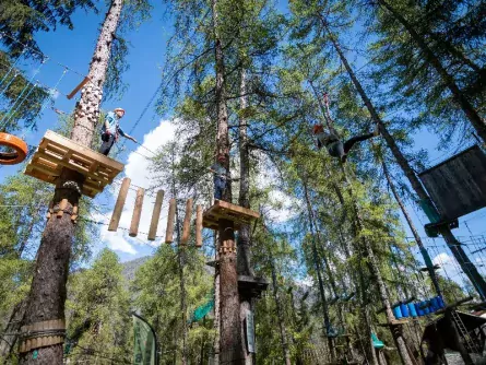 family active val di sole avontuurlijke gezinsvakantie italiaanse alpen italie val di sole klimpark 5