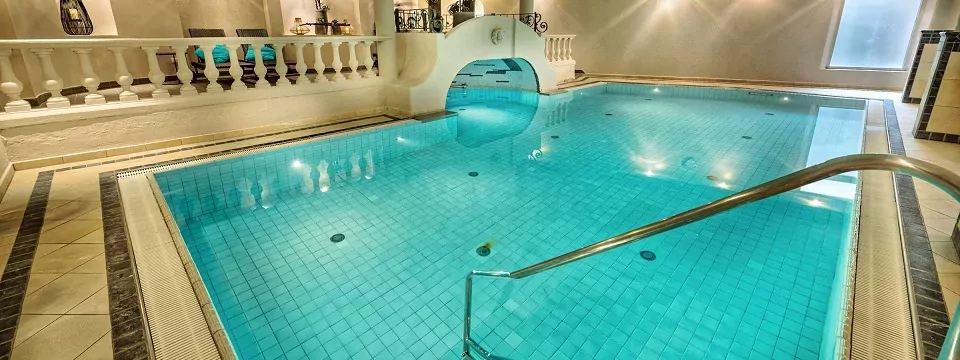 vakantie oostenrijk tirol fulpmes stubaital alpin resort stubaier hof zwembad