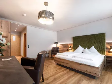 vakantie oostenrijk tirol fulpmes stubaital alpin resort stubaier hof slaapkamer2