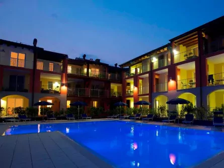 family active lago di garda italie trente torbole residence maroadi buiten