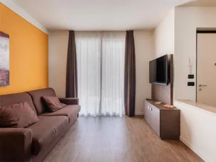 family active lago di garda italie trente torbole residence maroadi woonkamer 3