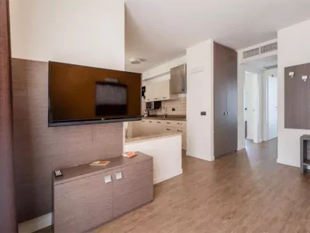 family active lago di garda italie trente torbole residence maroadi woonkamer 2