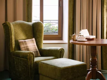 oostenrijkse alpen oostenrijk tirol zell am ziller hotel brau zitruimte