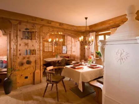 family fun brixental premium tirol brixen im thale hotel hubertus diner ruimte