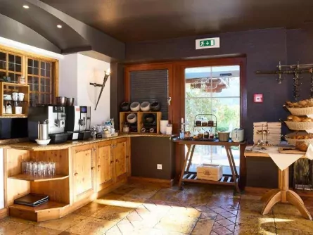 family fun brixental premium tirol brixen im thale hotel hubertus ontbijtruimte3