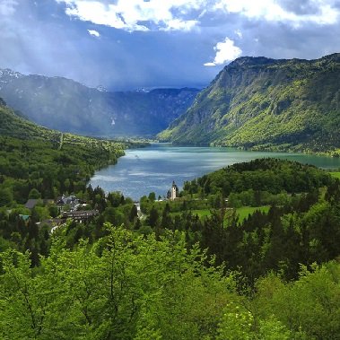 soca valley juliana trail actieve vakantie meerdaagse wandeltocht julische alpen slovenië op maat bohinjsko jezero