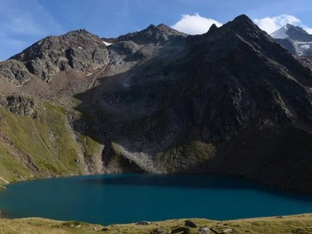 huttentocht stubaier höhenweg stubaier alpen stubaital oostenrijk stubai tirol tourismusverband stubai tirol stage 5 sulzenau huette nurnberger hutte grunausee