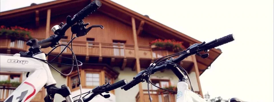 family outdoor active val di sole avontuurlijke gezinsvakantie italie families hotel almazzago fietshuur bant
