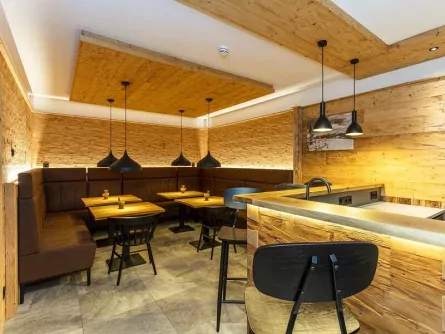 family active lofer avontuurlijke gezinsvakantie oostenrijk families haus central bar