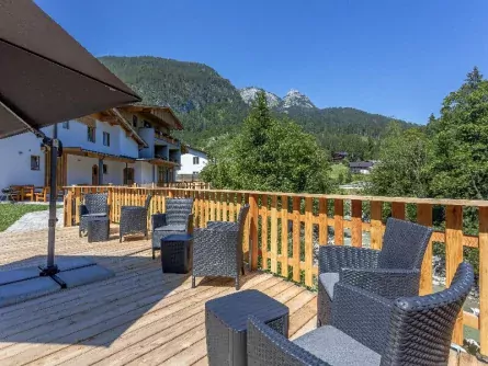 family active lofer avontuurlijke gezinsvakantie oostenrijk families haus central buiten